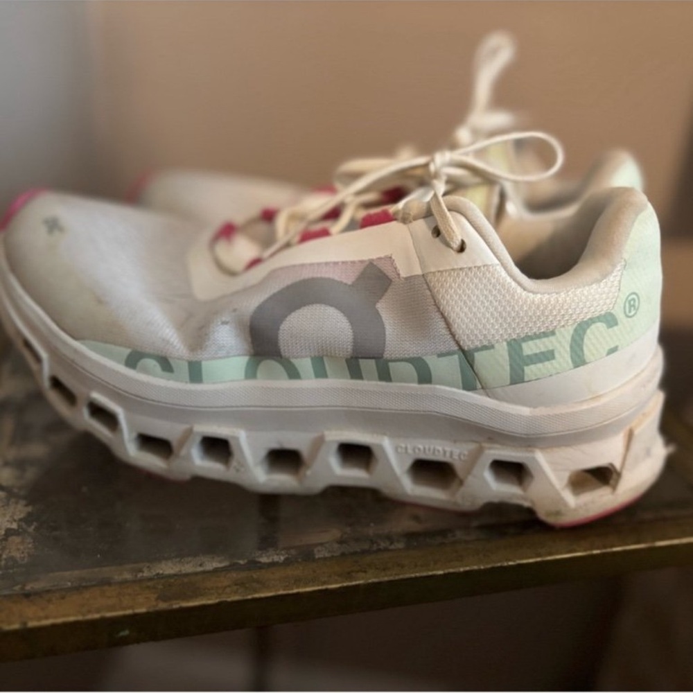 On Running Women's Cloudtec Sneakers - White and Pink